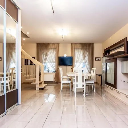 Elizabetes Superapartment Near Old דירה *